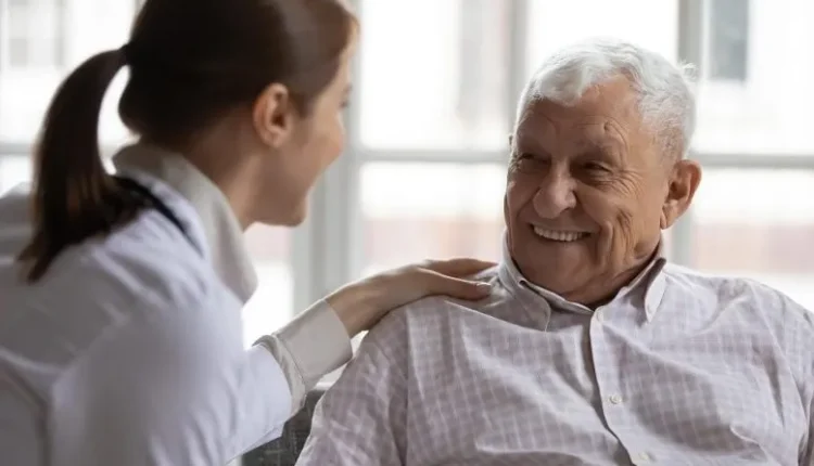 Οι Γιατροί Παρατήρησαν Ότι οι Ασθενείς με Λύκο Βελτιώνονται με την Ηλικία. Τώρα Ξέρουμε Γιατί