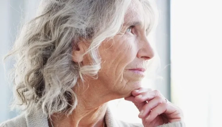 Η έλλειψη ωμέγα-3 μπορεί να εξηγεί γιατί το Αλτσχάιμερ επηρεάζει περισσότερο τις γυναίκες