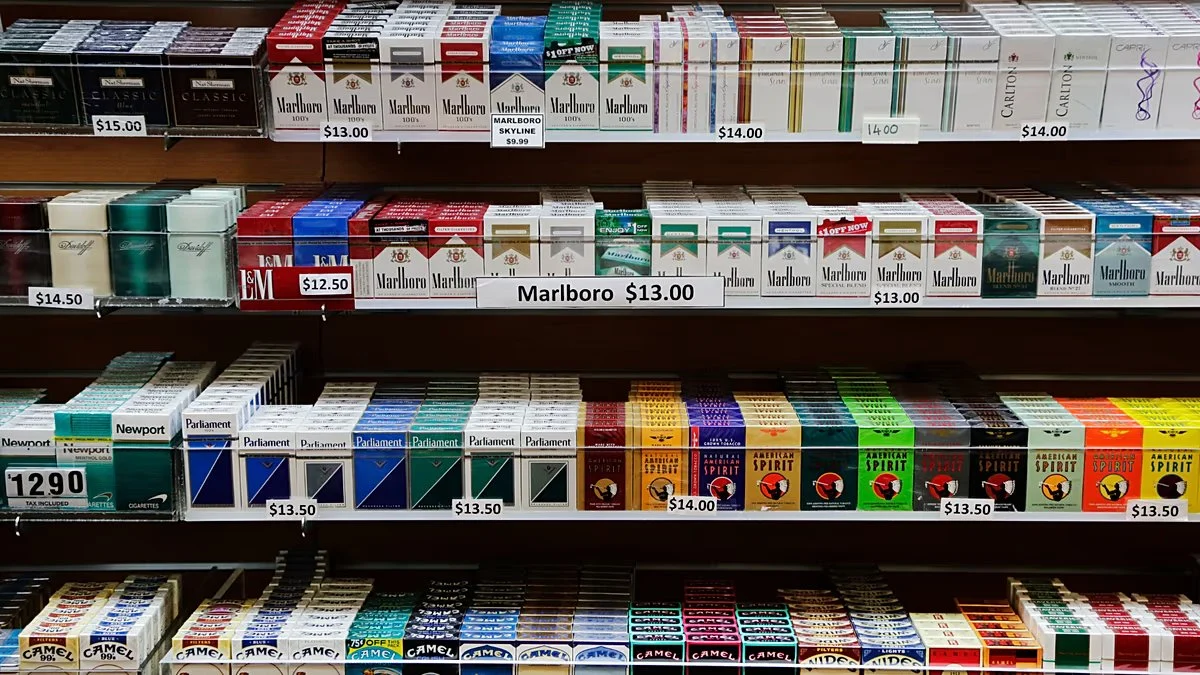 Νέος αντικαπνιστικός νόμος: Τι αλλάζει σε βεράντες και παραλίες