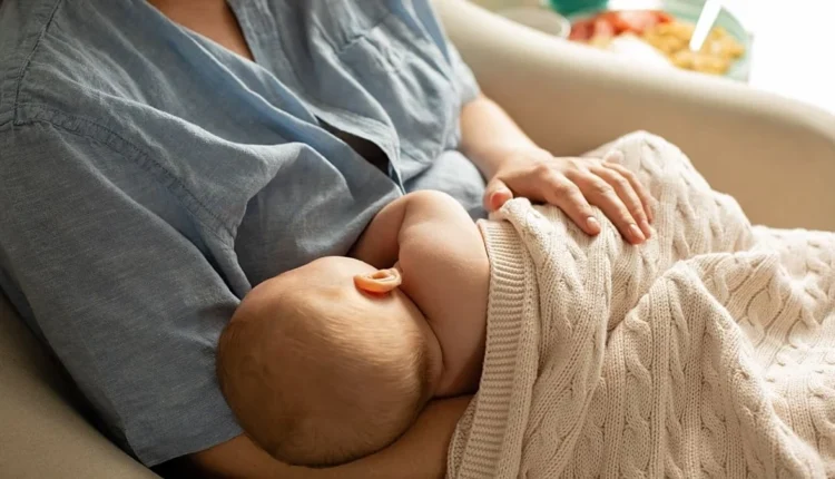 Ο θηλασμός και η σύνδεση με λιγότερα συμπτώματα ΔΕΠΥ