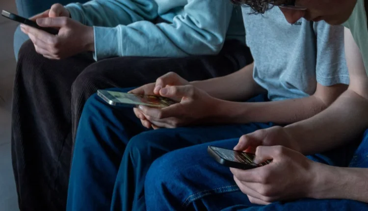 ChatGPT for Teens: Λειτουργούν όντως τα μέτρα ασφαλείας;